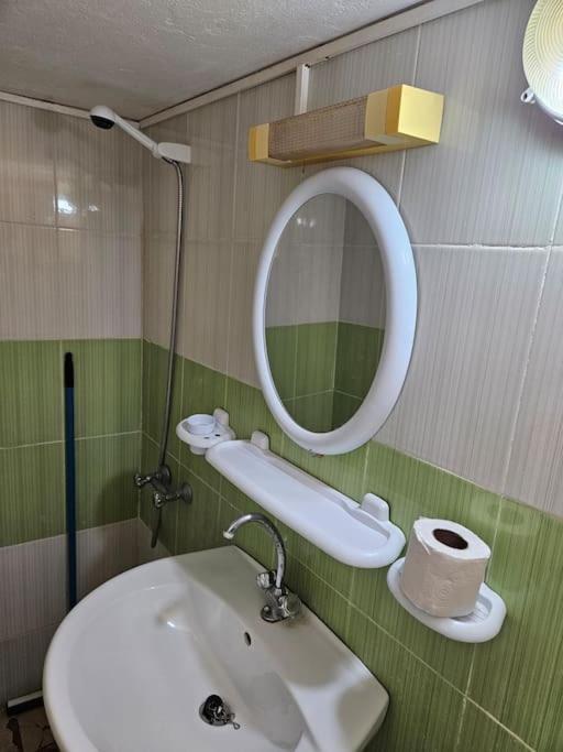 Hadhri Appartement Тозьор Екстериор снимка