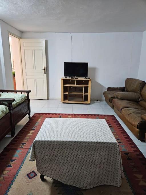 Hadhri Appartement Тозьор Екстериор снимка