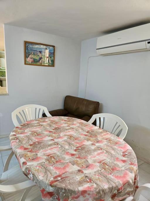 Hadhri Appartement Тозьор Екстериор снимка