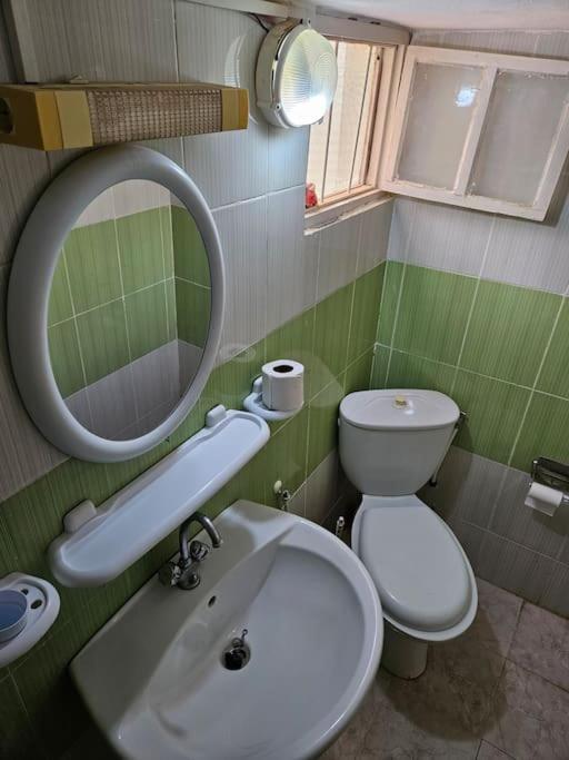 Hadhri Appartement Тозьор Екстериор снимка