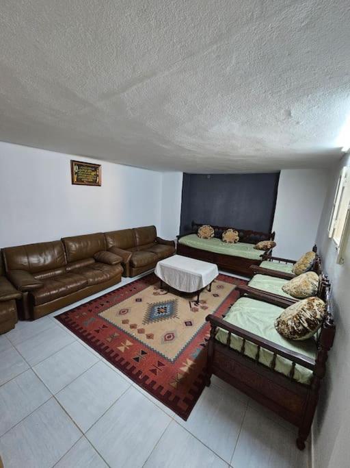 Hadhri Appartement Тозьор Екстериор снимка
